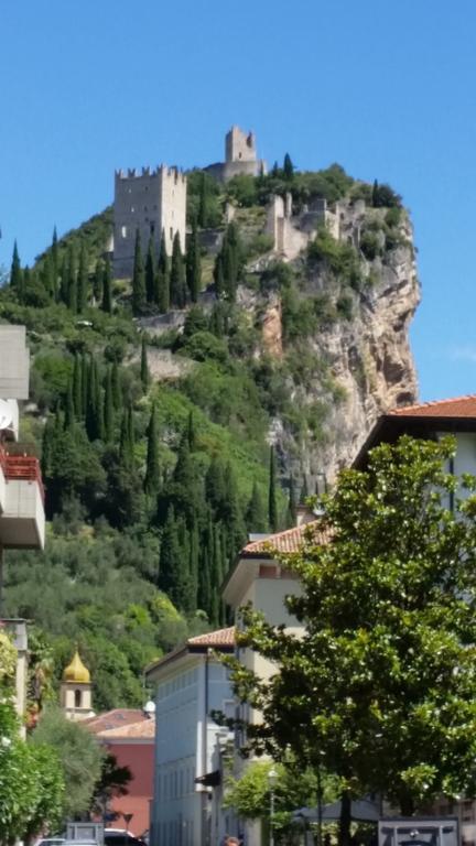 Apartment Weiss Home Riva del Garda Dış mekan fotoğraf